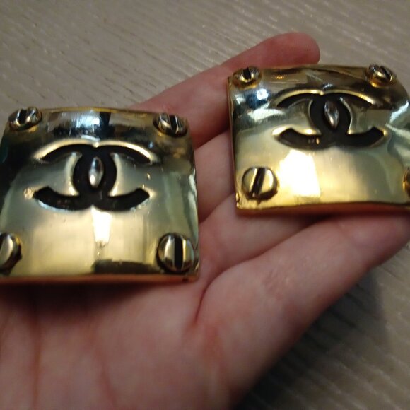 Chanel JUMBO Vintage CC Clip On Earrings - Picture 12 of 15